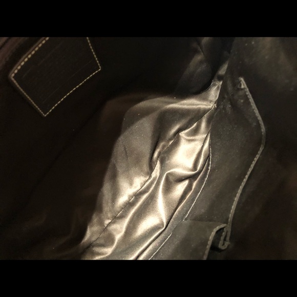Coach purse large very gently loved rotating closet great deal❤️ - Picture 17 of 17